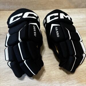 CCM AS550 Ice Hockey Gloves